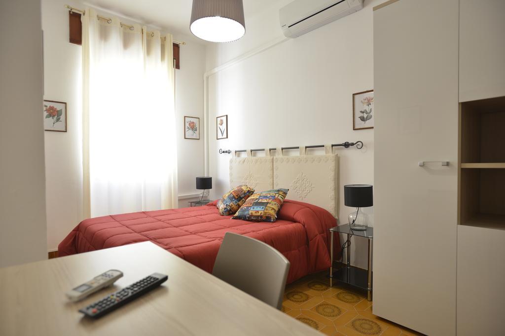 Liberty Guest House Альгеро Экстерьер фото